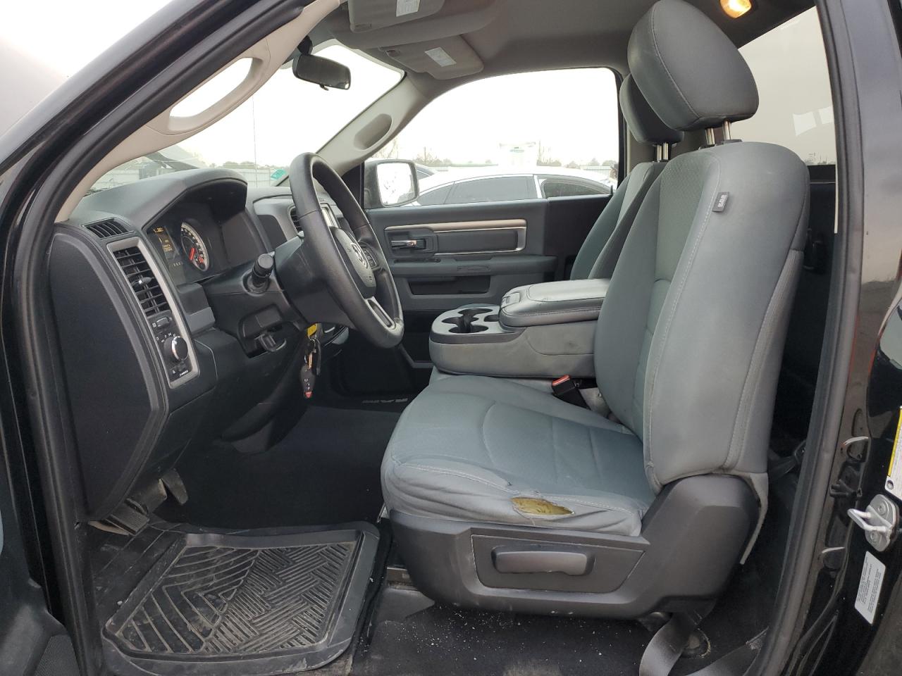 2015 RAM 1500 - Image 7
