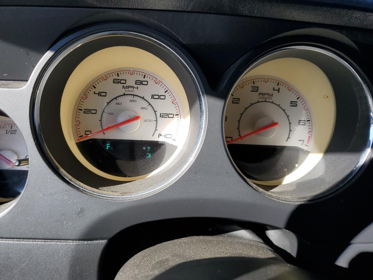 2013 Dodge Challenger - Image 9