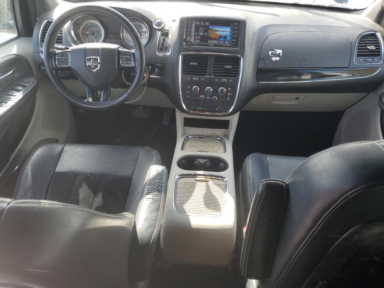 2017 Dodge Caravan - Image 8