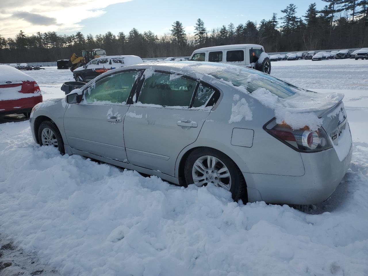 2012 Nissan Altima - Image 2