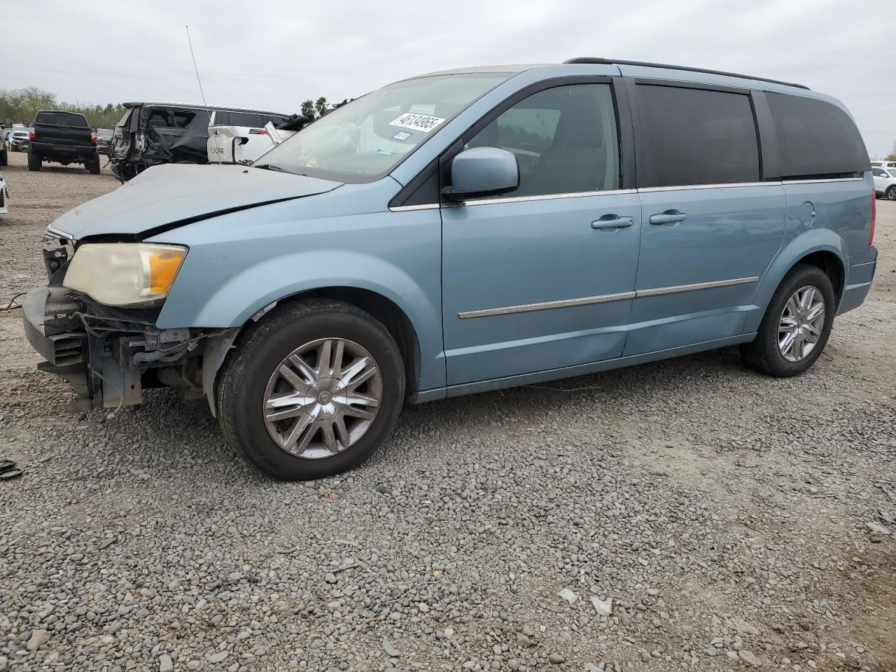 2010 Chrysler Town & Country Touring na sprzedaż w Mercedes, TX - Front End