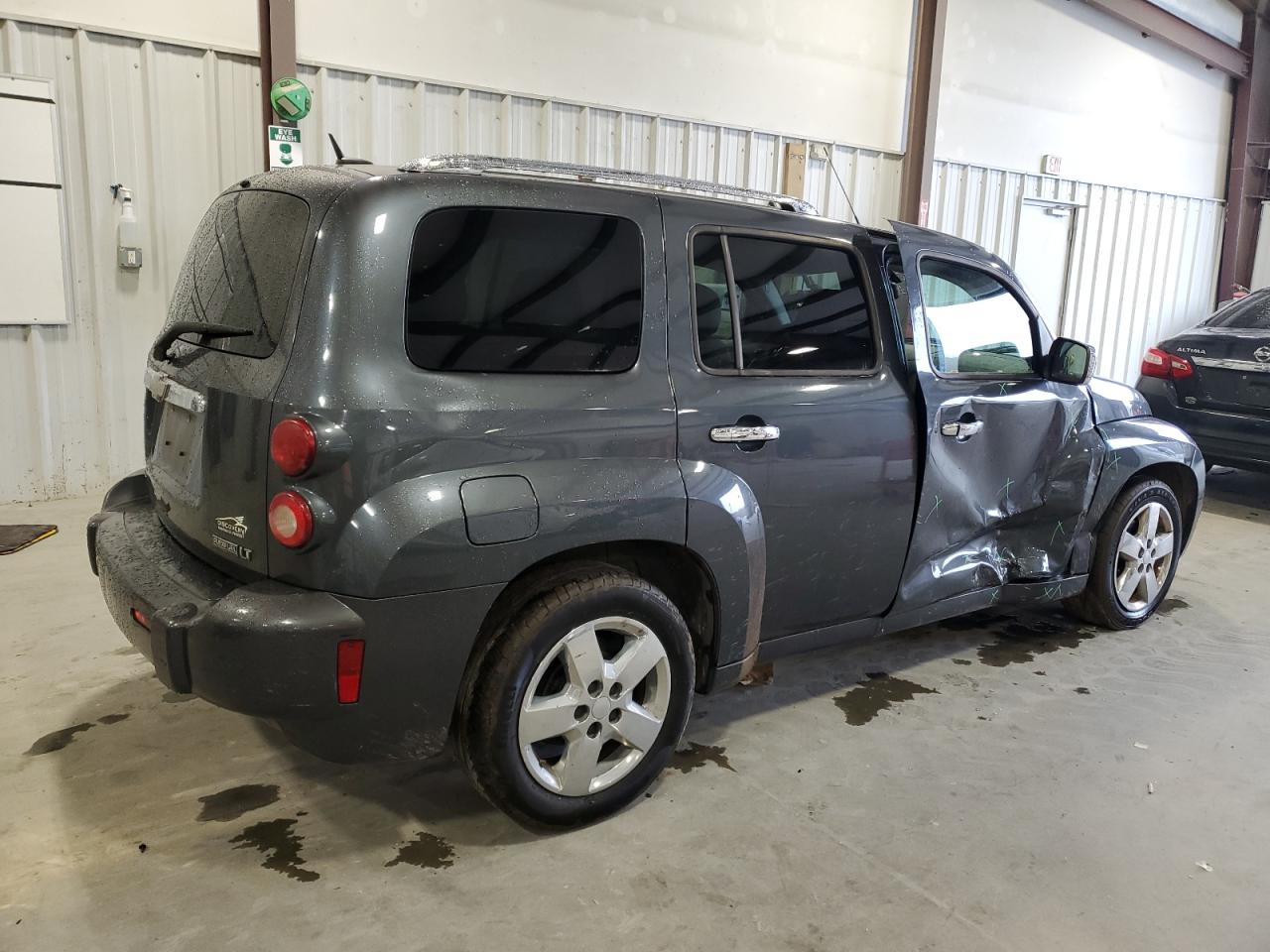 2011 Chevrolet HHR - Image 3