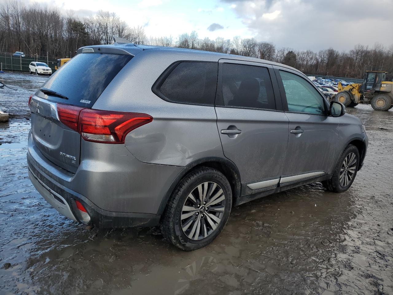 2019 Mitsubishi Outlander - Image 3