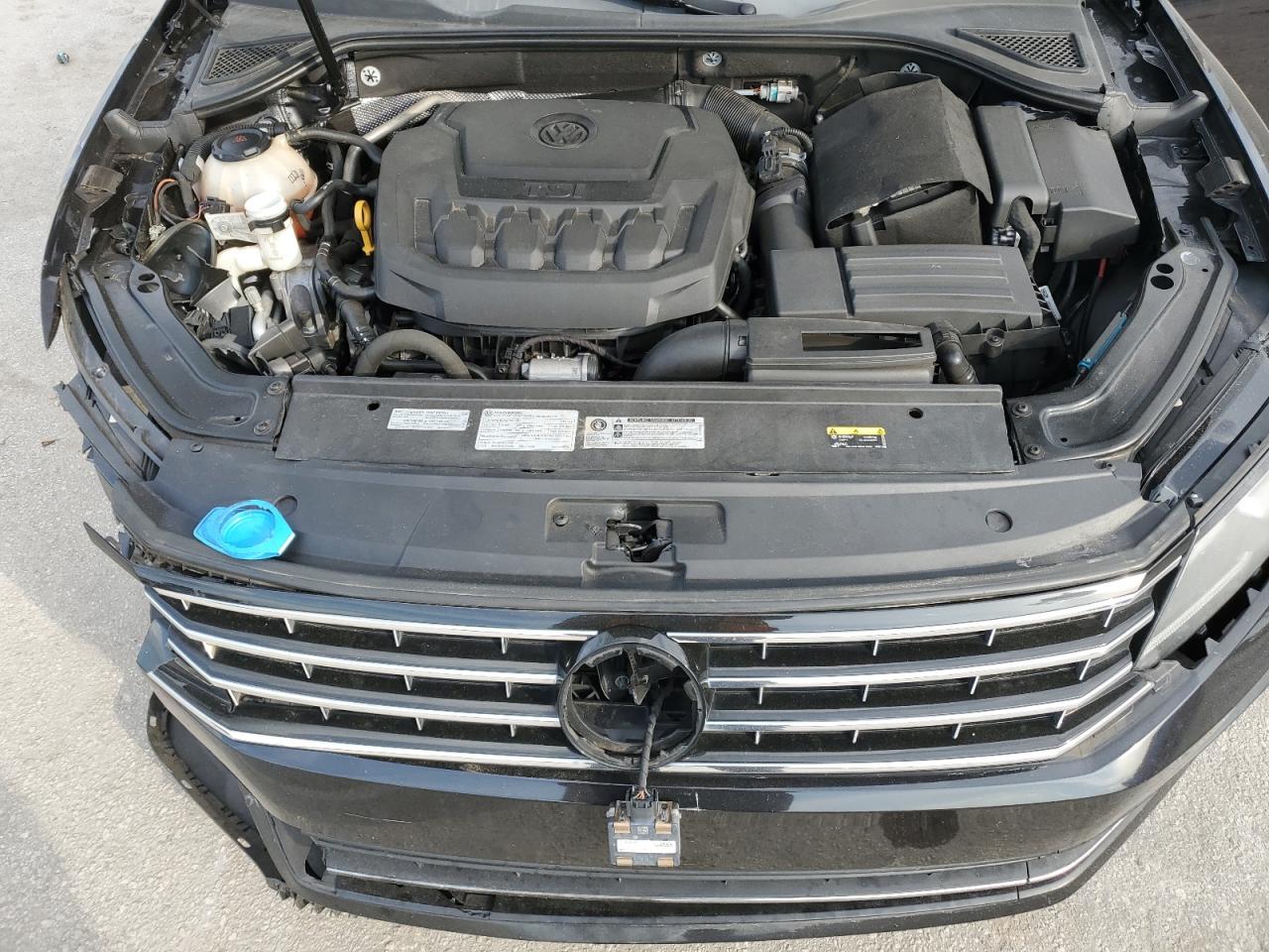 2018 Volkswagen Passat - Image 11