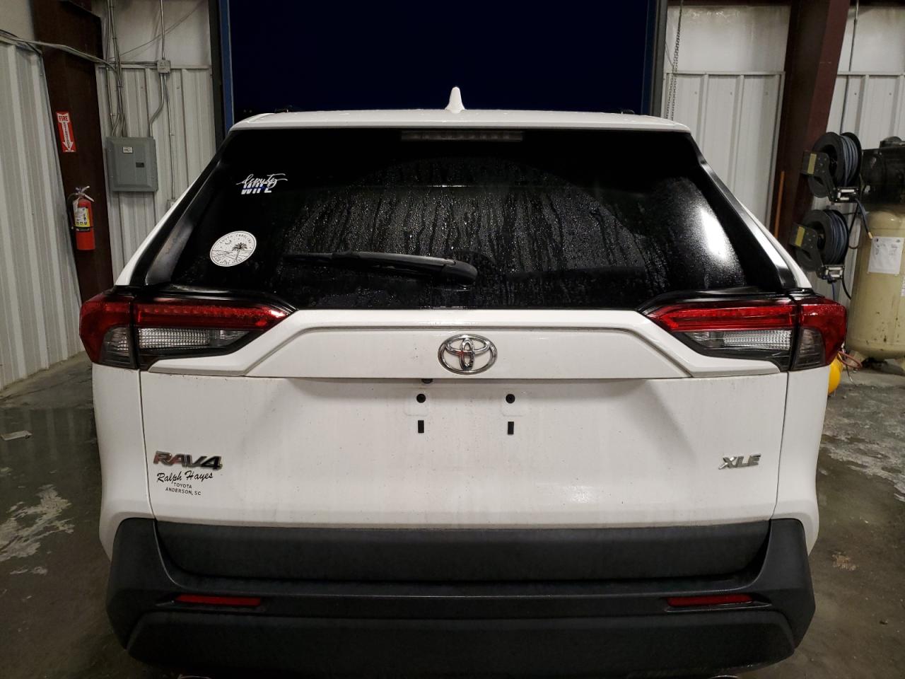 2020 Toyota RAV 4 - Image 6