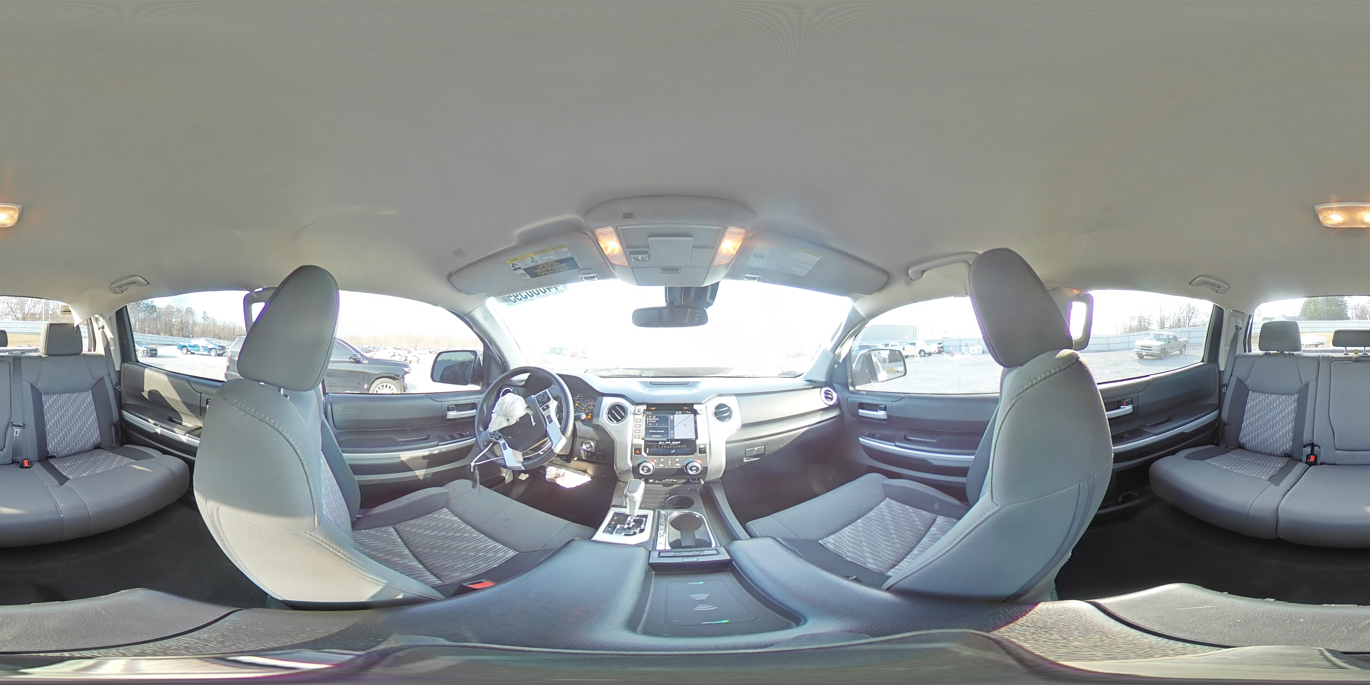 2020 Toyota Tundra - Image 13