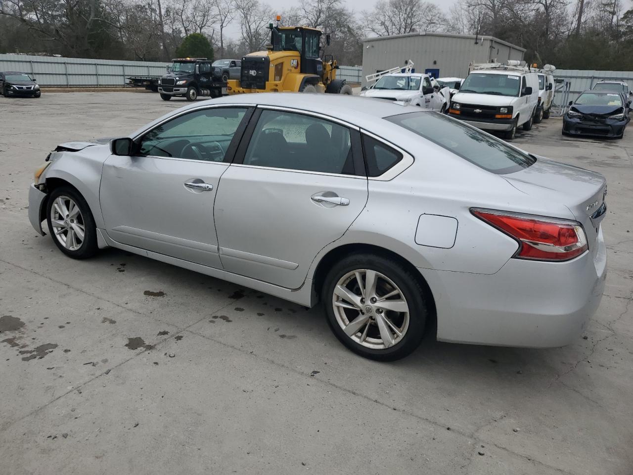2015 Nissan Altima - Image 2
