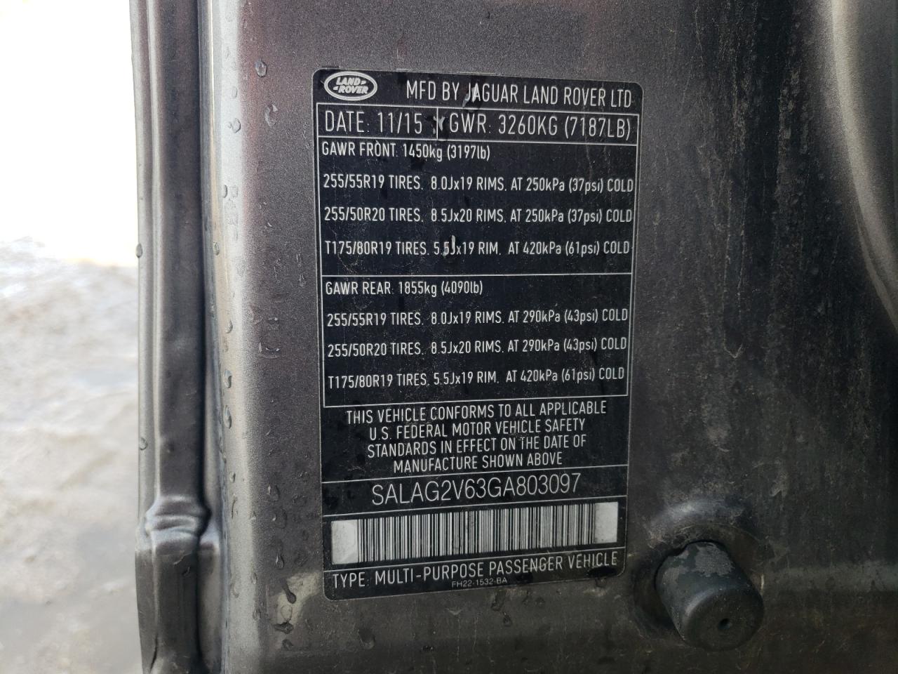 2016 Land Rover LR4 - Image 13