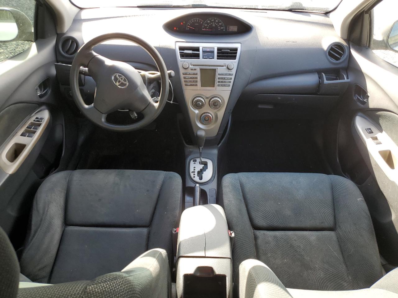 2009 Toyota Yaris - Image 8