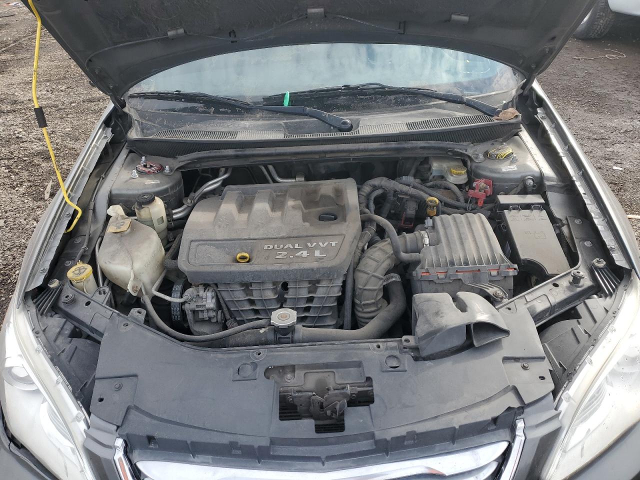2013 Chrysler 200 - Image 11