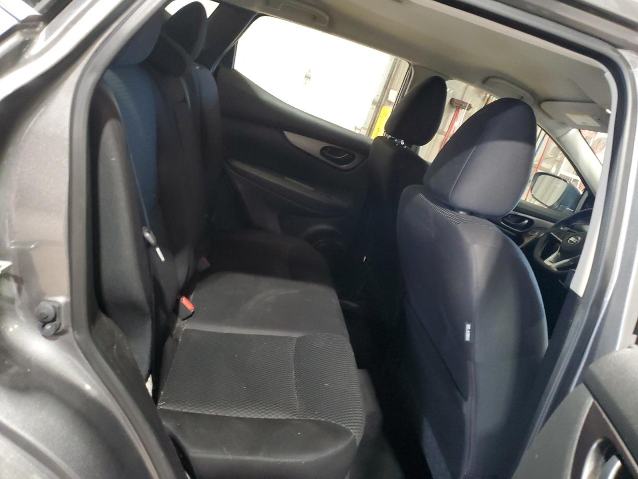 2019 Nissan Rogue - Image 11