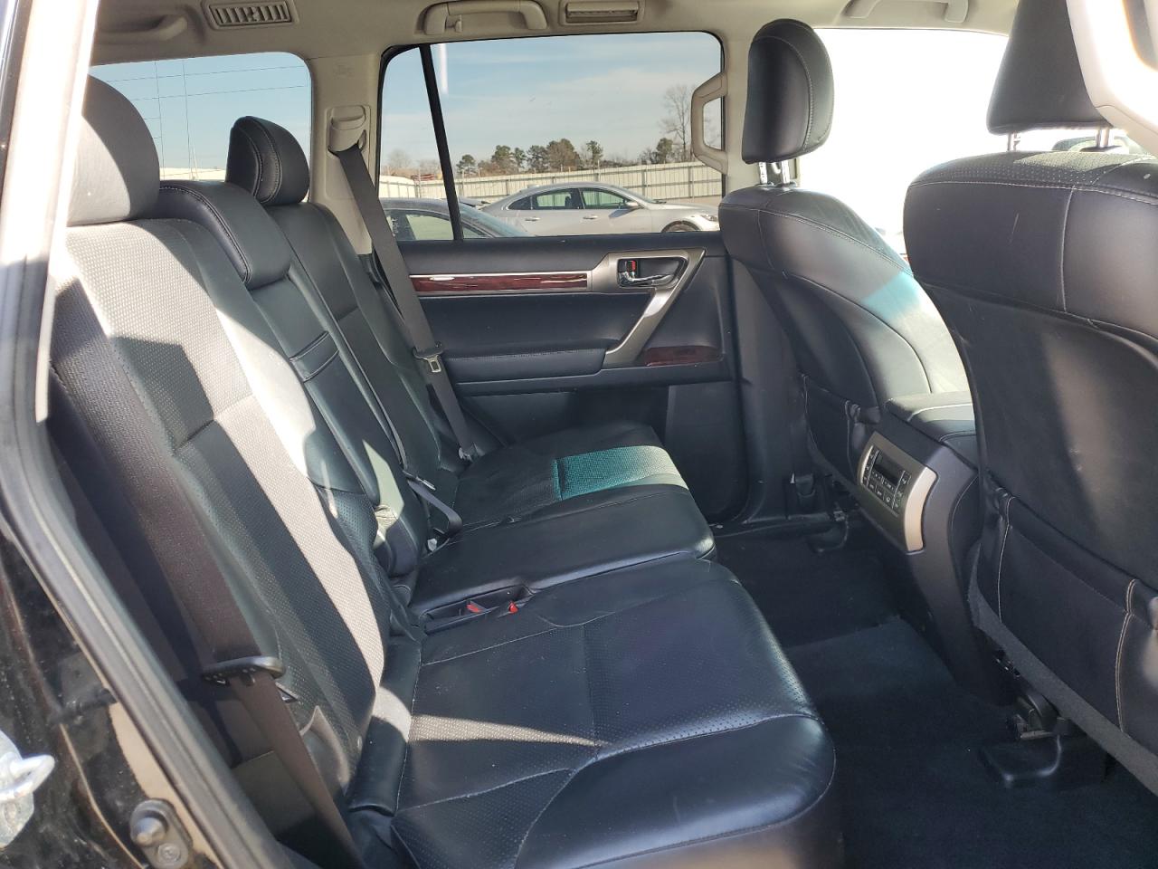 2011 Lexus GX - Image 11