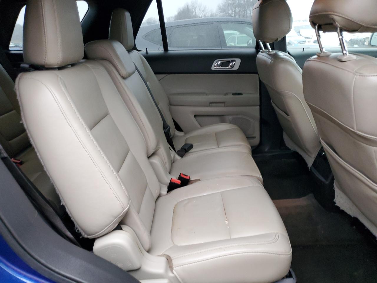 2015 Ford Explorer - Image 11