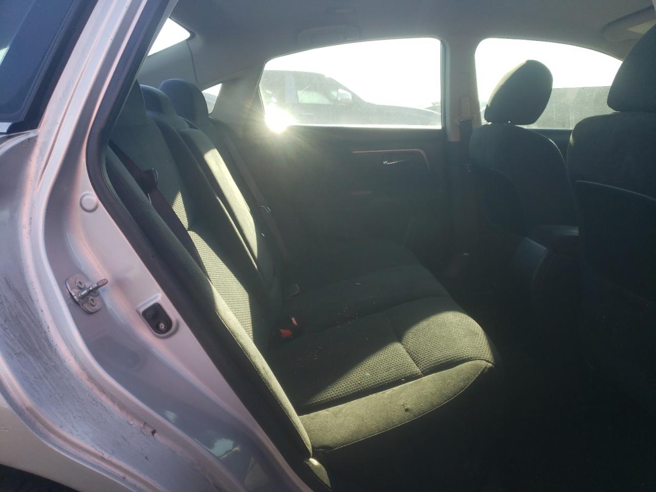 2015 Nissan Altima - Image 10