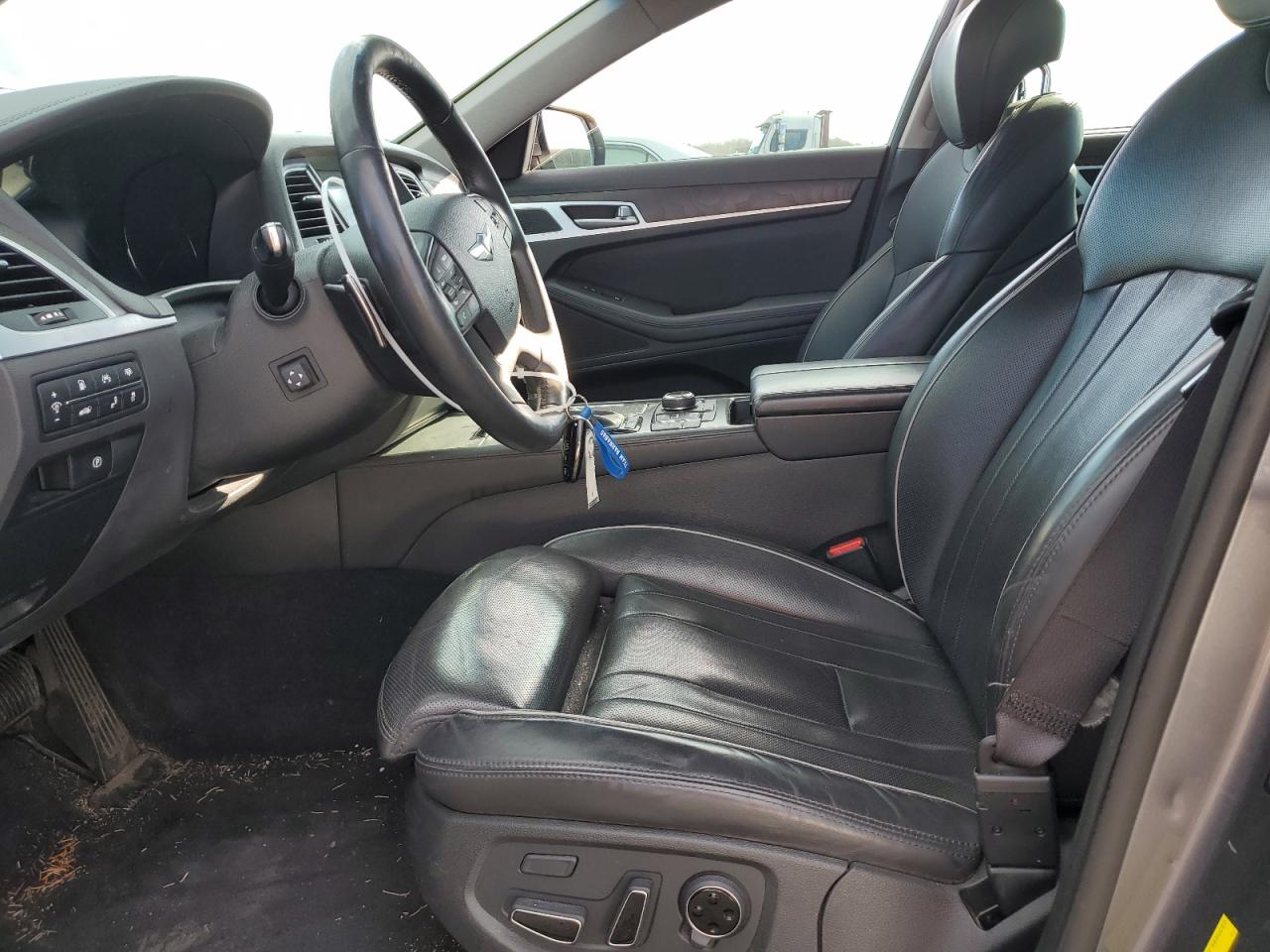 2015 Hyundai Genesis - Image 7