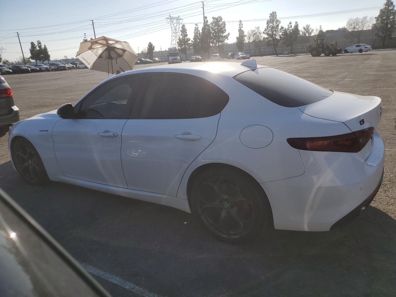 2020 Alfa Romeo Giulia - Image 2