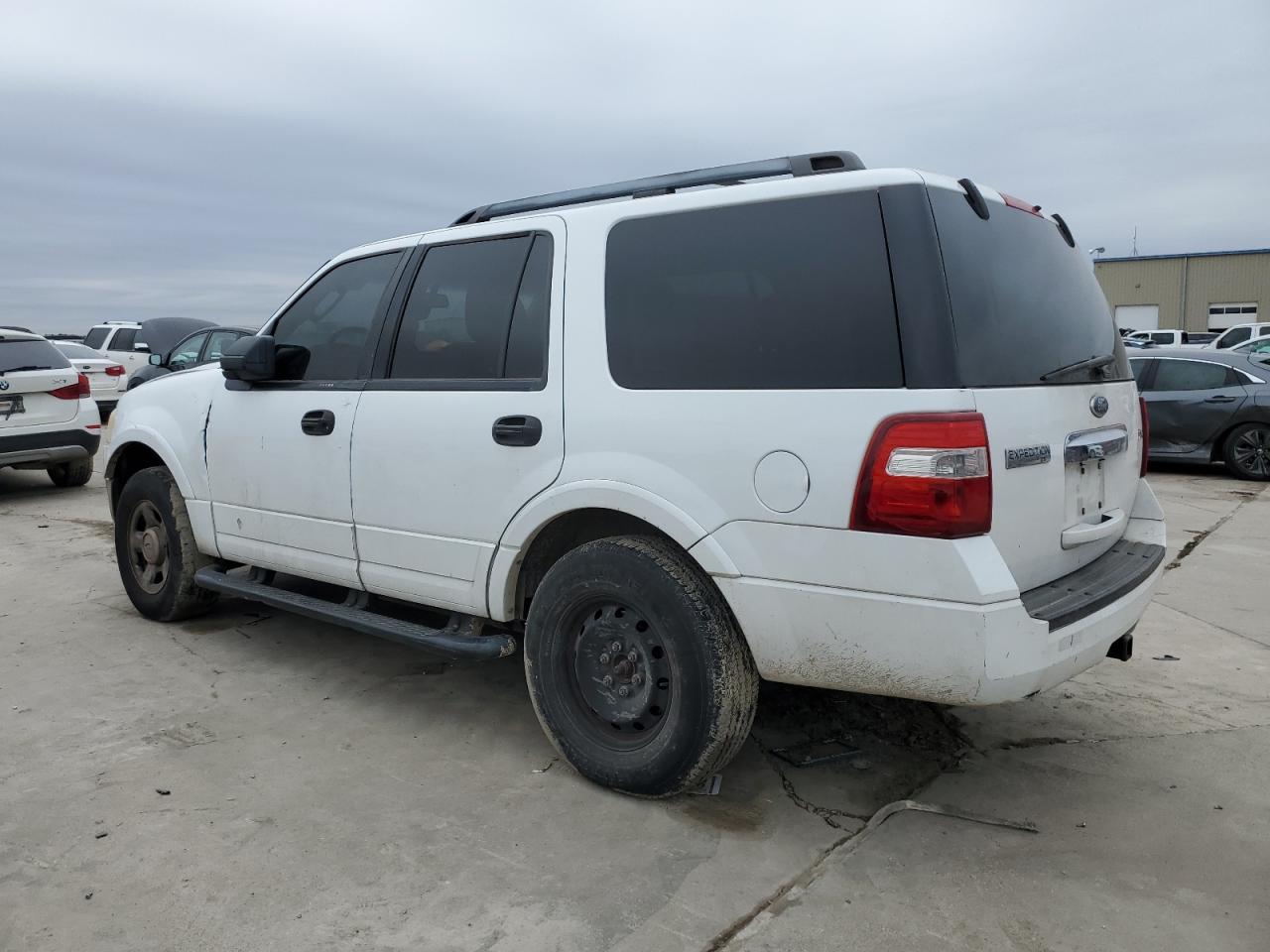 2009 Ford Expedition - Image 2