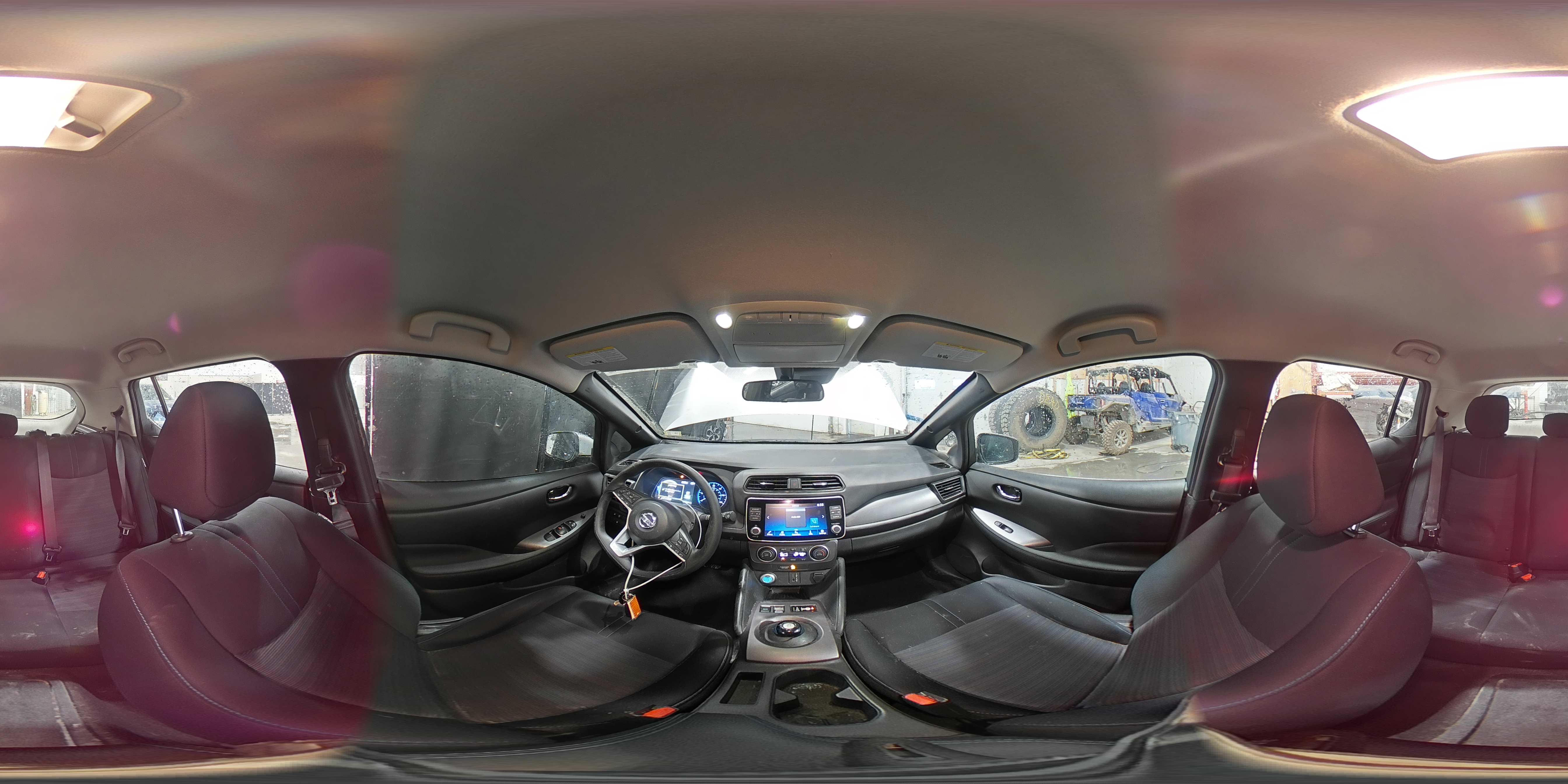 2022 Nissan Leaf - Image 16