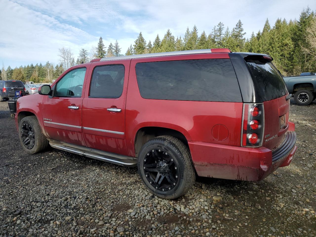 2012 GMC Yukon - Image 2