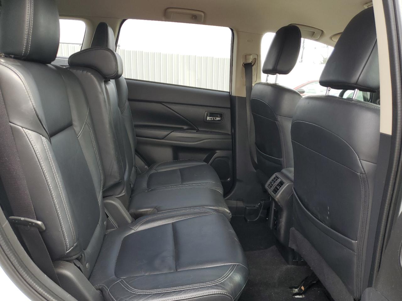 2020 Mitsubishi Outlander - Image 11