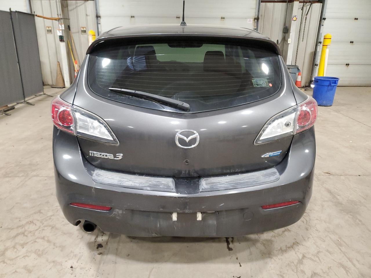 2013 Mazda 3 - Image 6