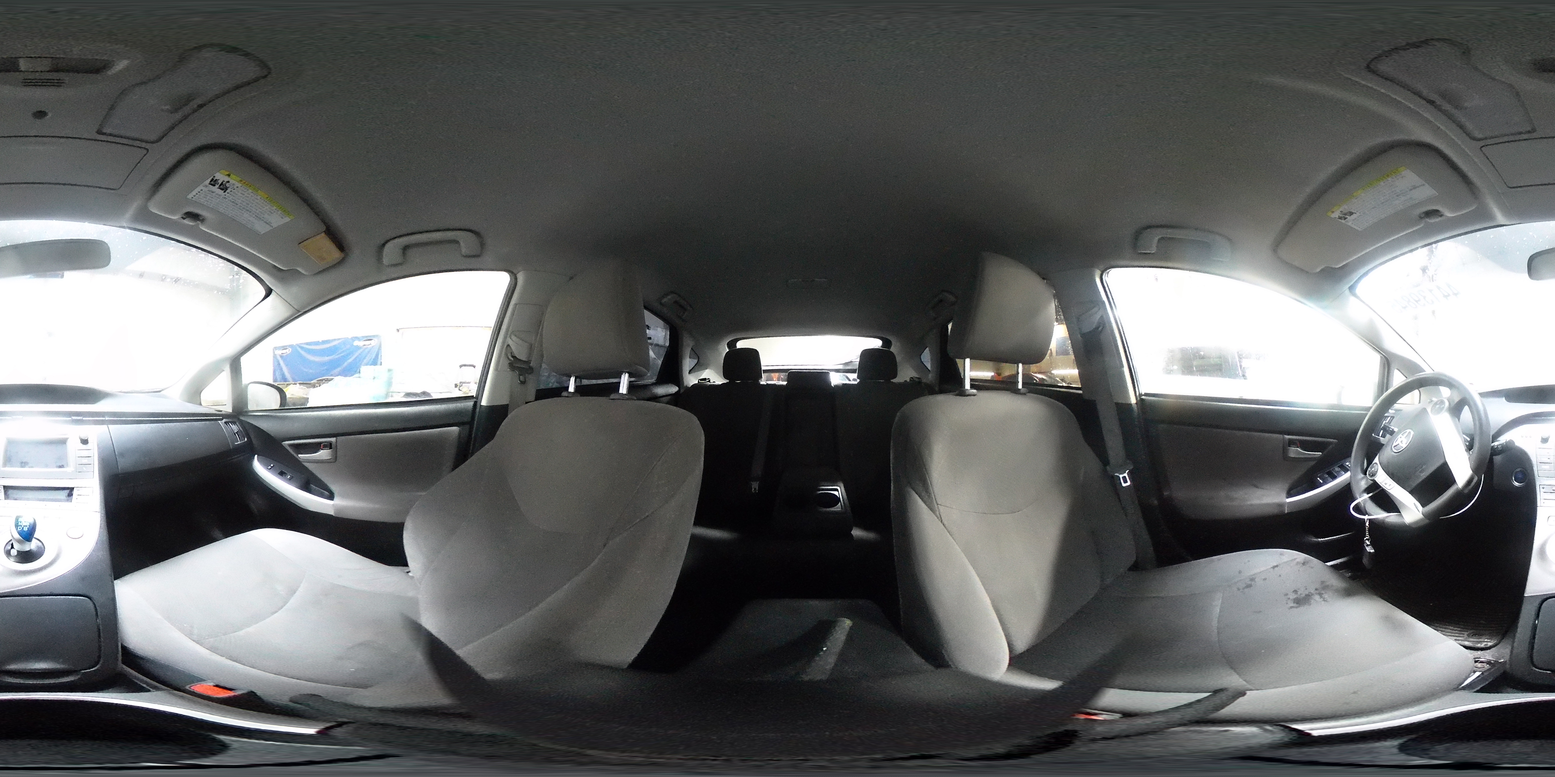 2015 Toyota Prius - Image 14