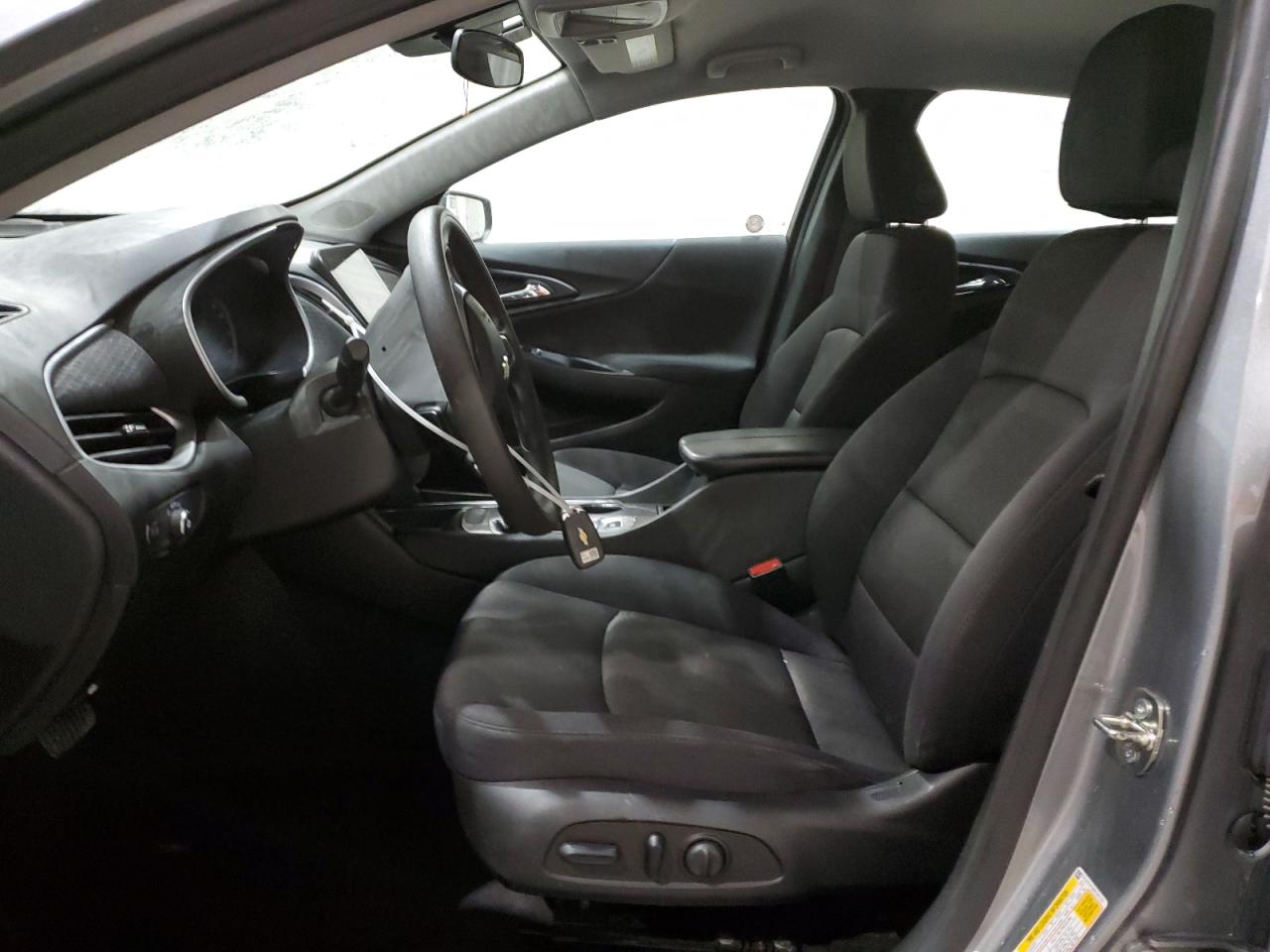 2023 Chevrolet Malibu - Image 7