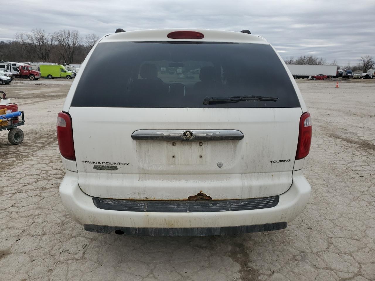 2007 Chrysler Town & Country - Image 6