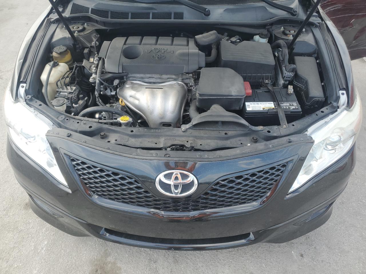 2010 Toyota Camry - Image 11