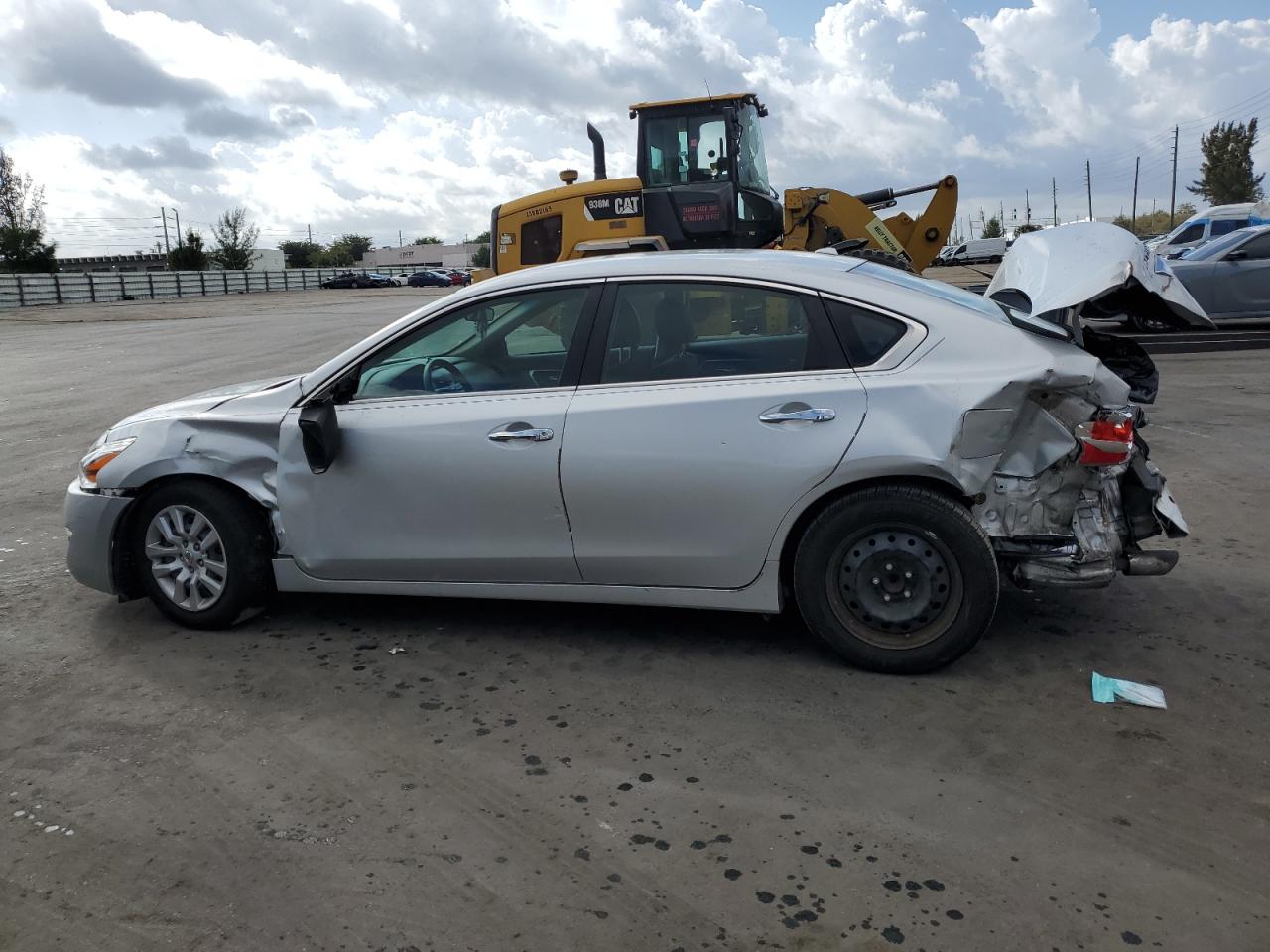 2014 Nissan Altima - Image 2