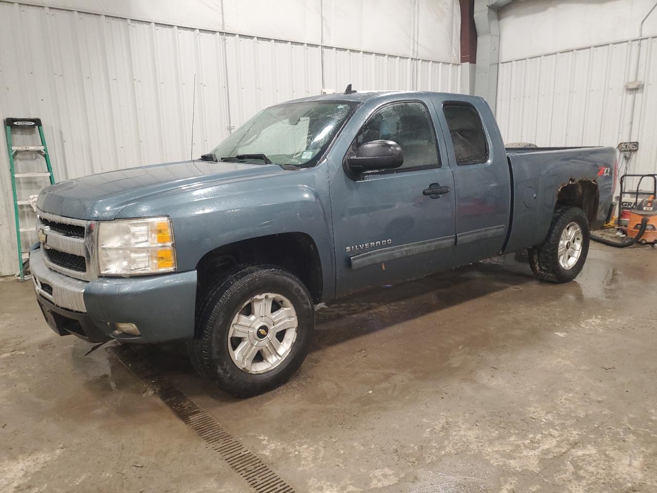 2009 Chevrolet Silverado - Image 1