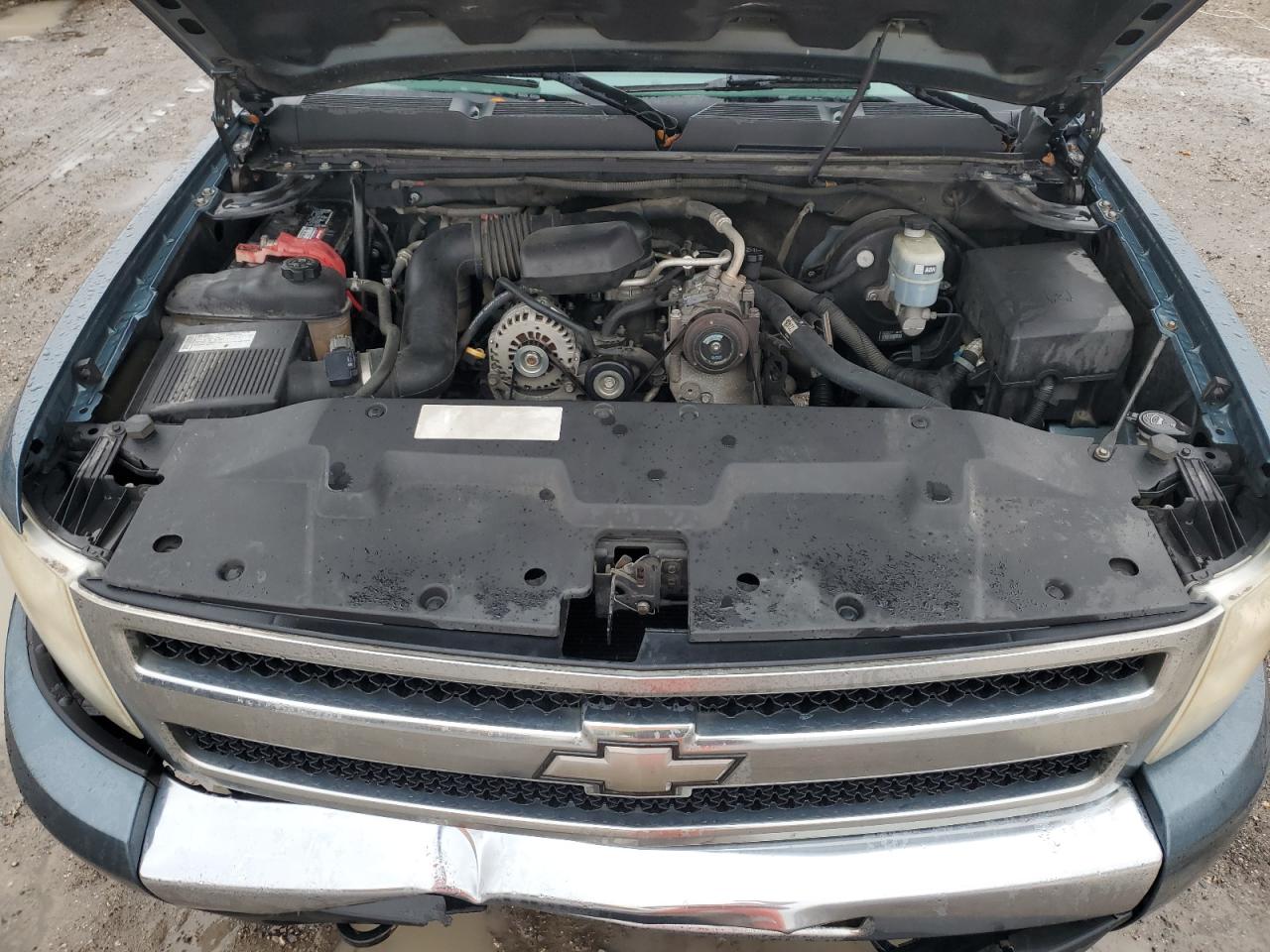 2009 Chevrolet Silverado - Image 11