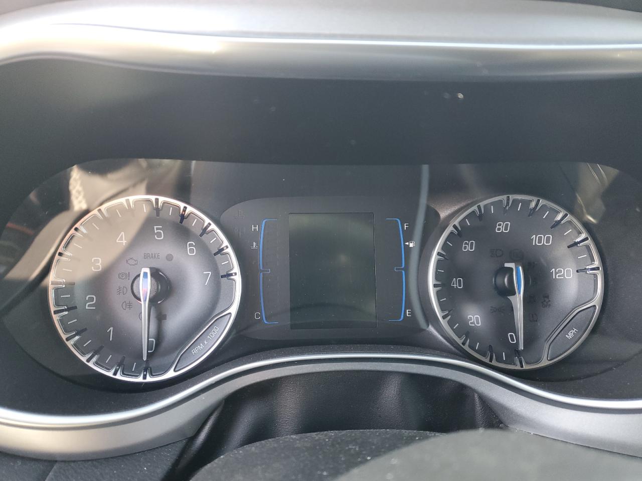 2018 Chrysler Pacifica - Image 9