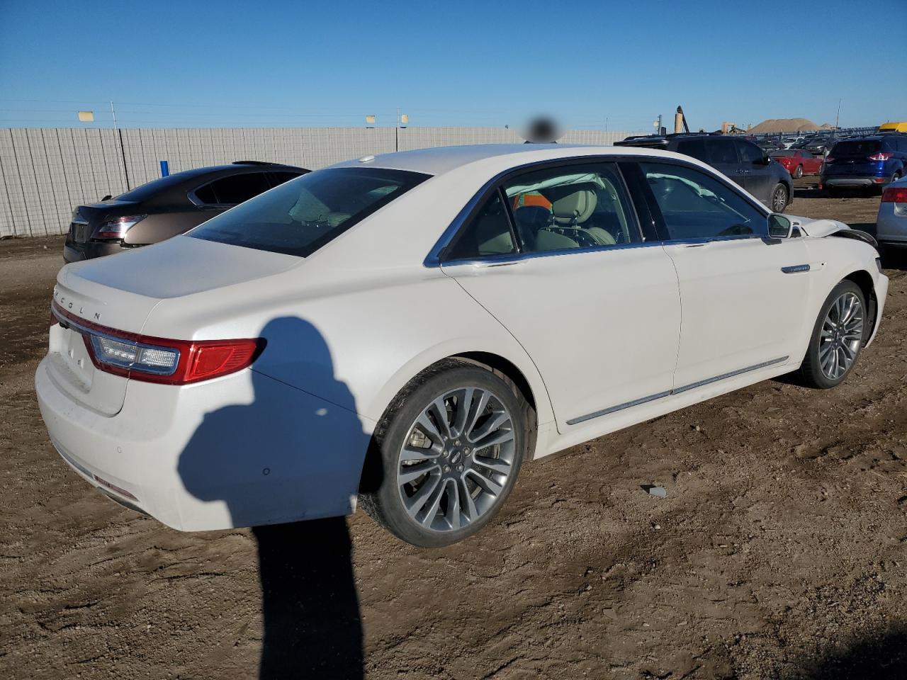 2017 Lincoln Continental - Image 3