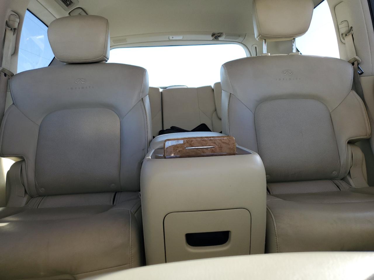2014 Infiniti QX80 - Image 10