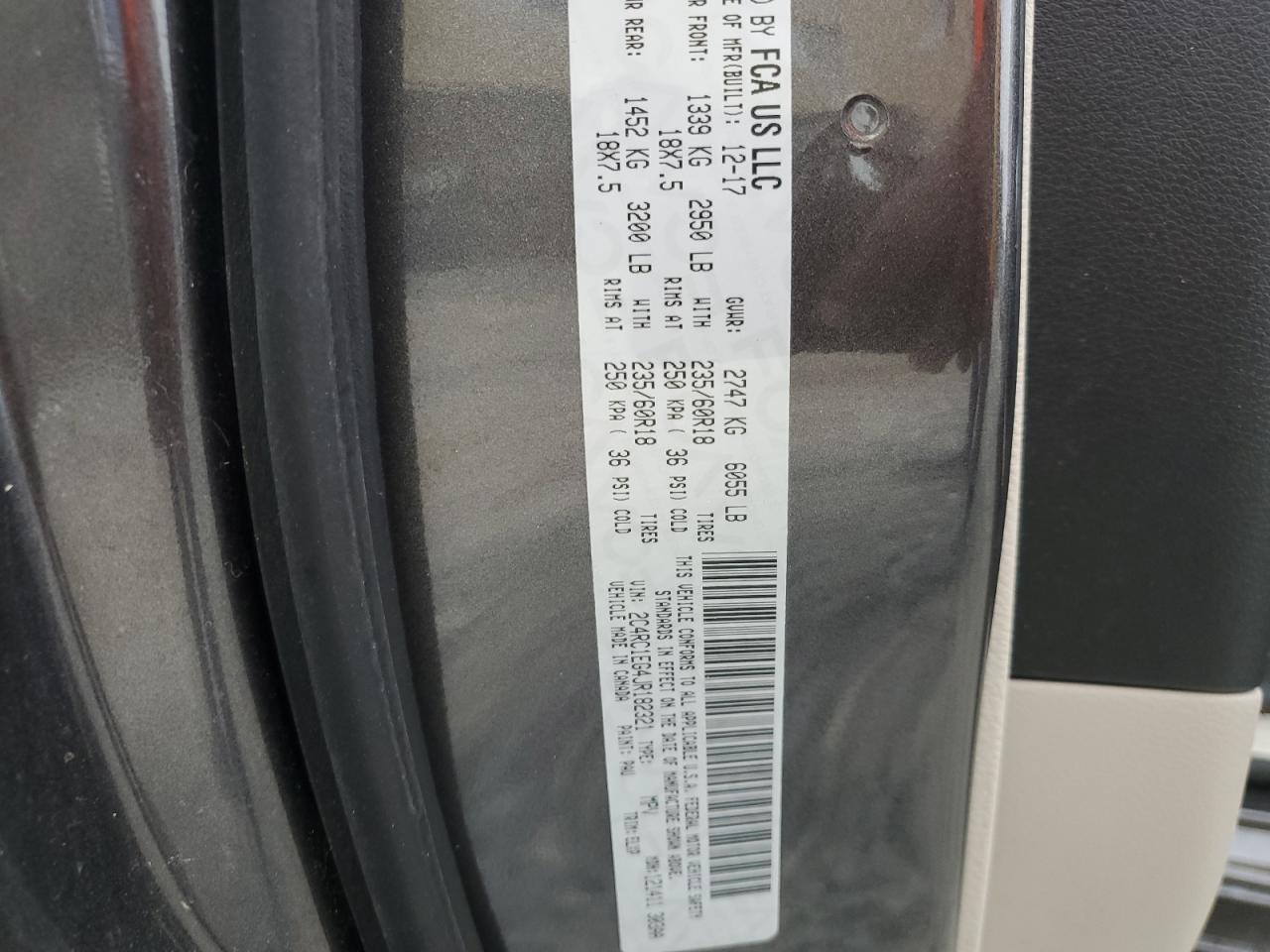 2018 Chrysler Pacifica - Image 16
