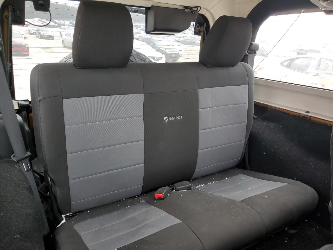 2014 Jeep Wrangler - Image 11