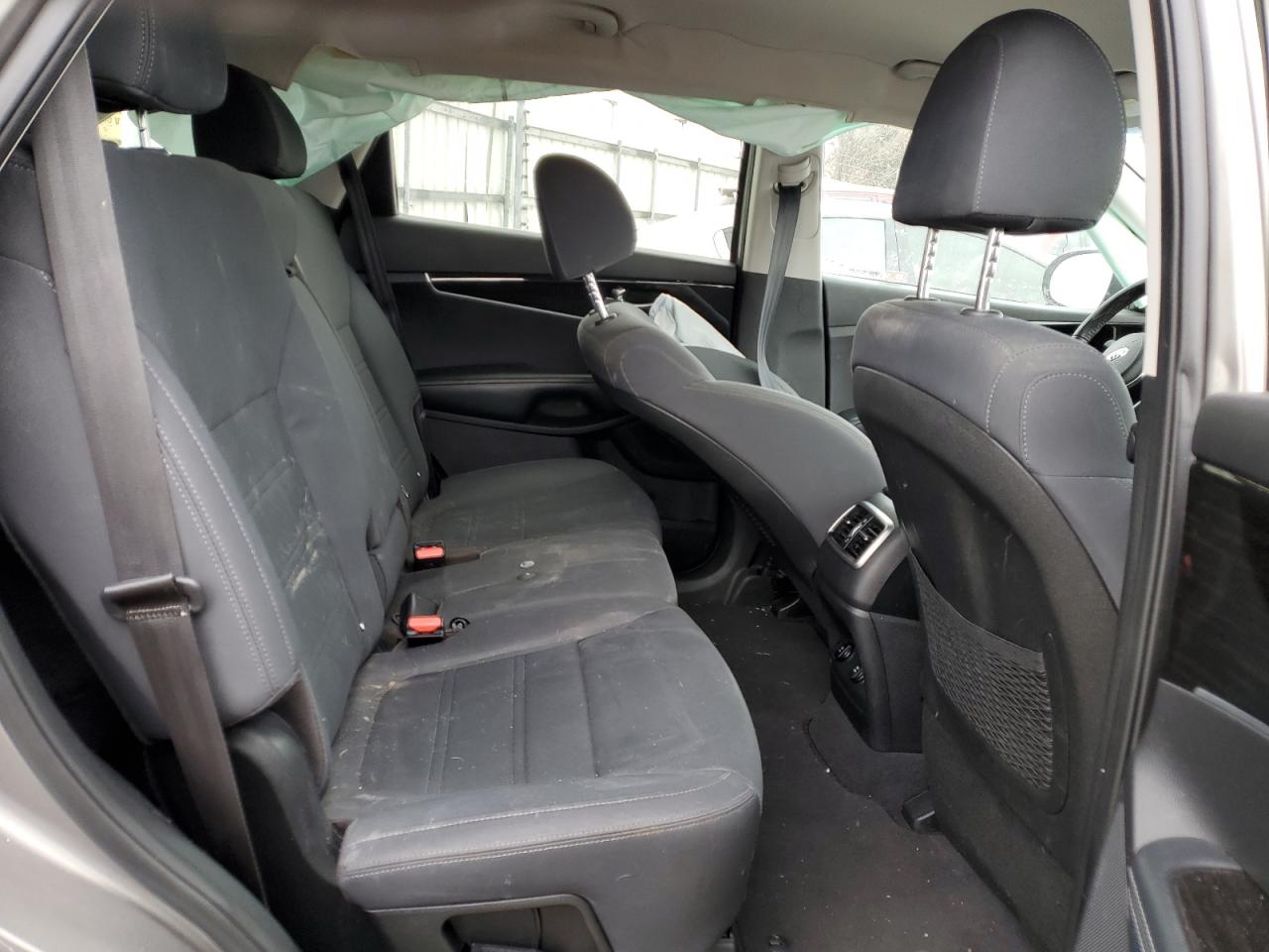 2019 Kia Sorento - Image 11