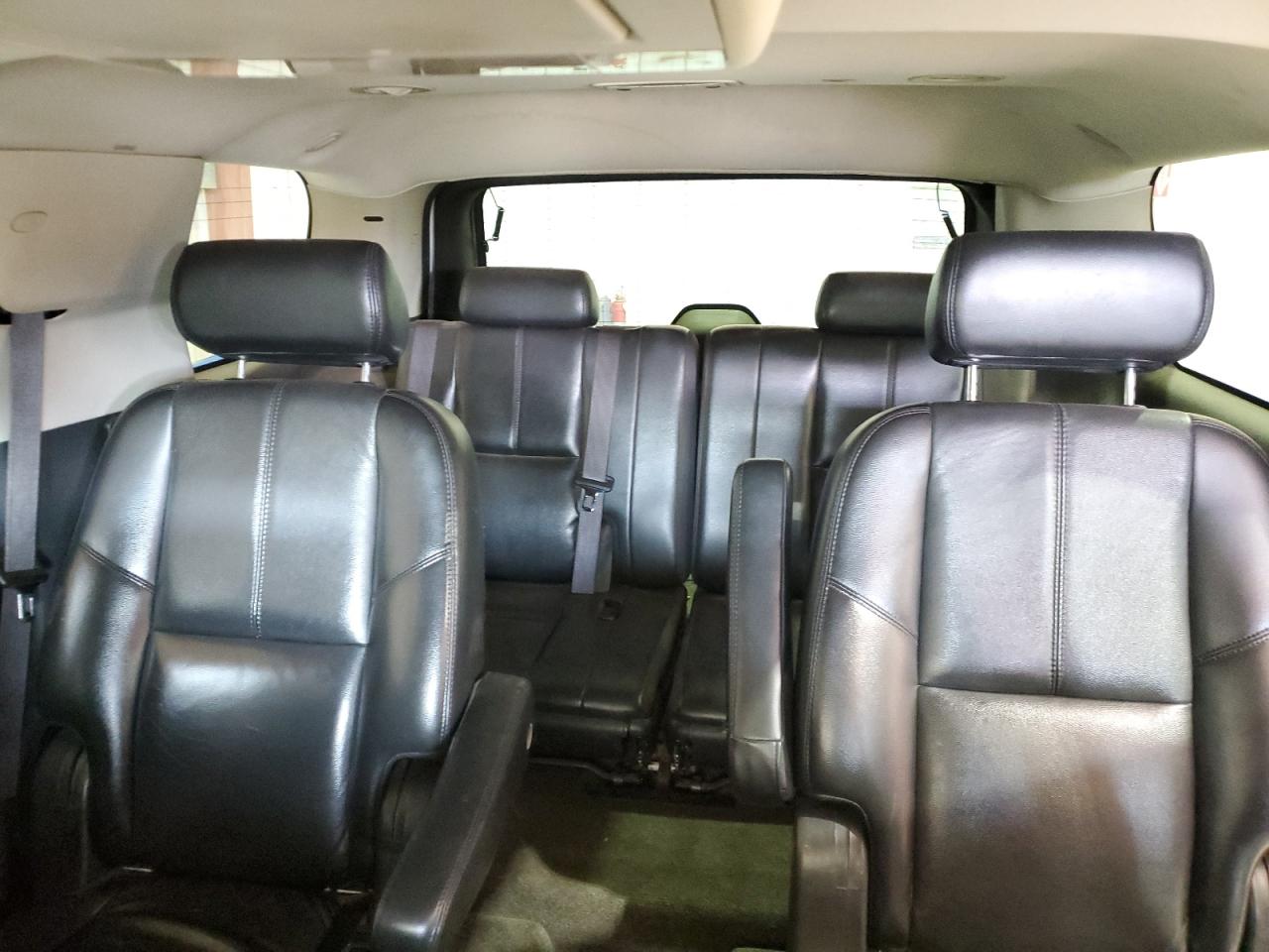 2007 Chevrolet Tahoe - Image 10