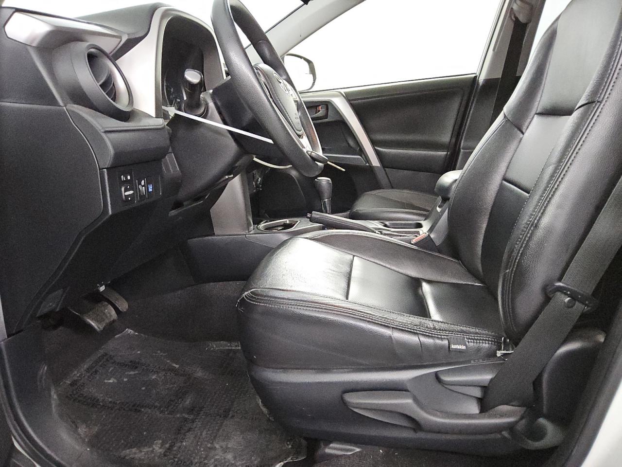 2017 Toyota RAV 4 - Image 7