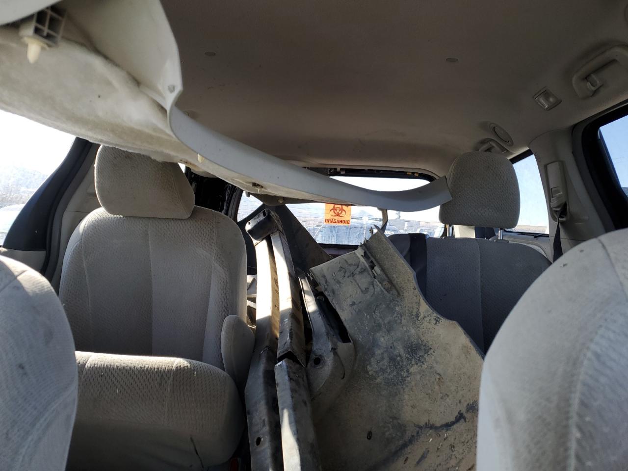 2011 Toyota Sienna - Image 10