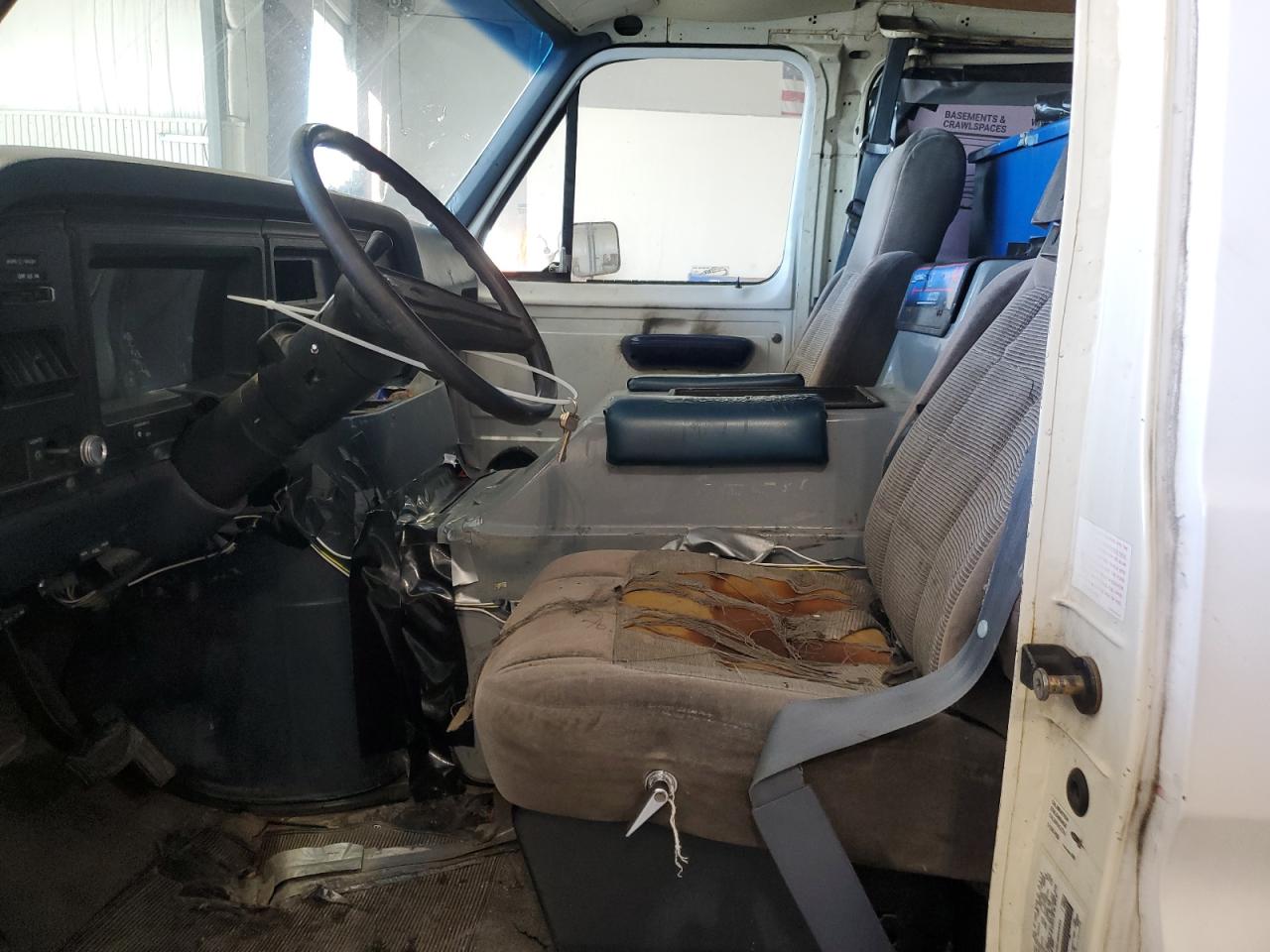 1990 Ford Econoline - Image 7