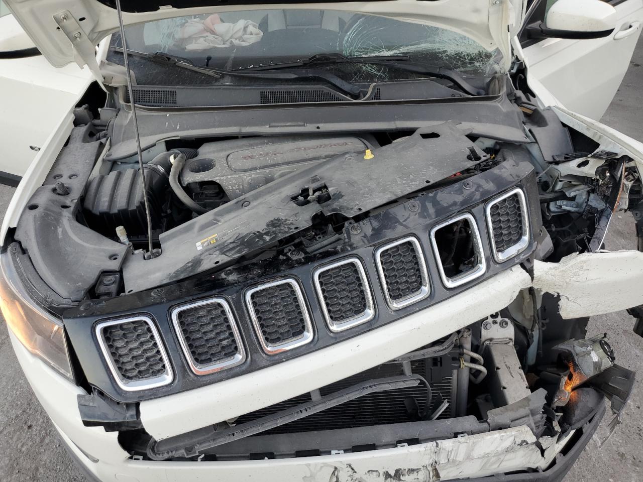 2019 Jeep Compass - Image 14