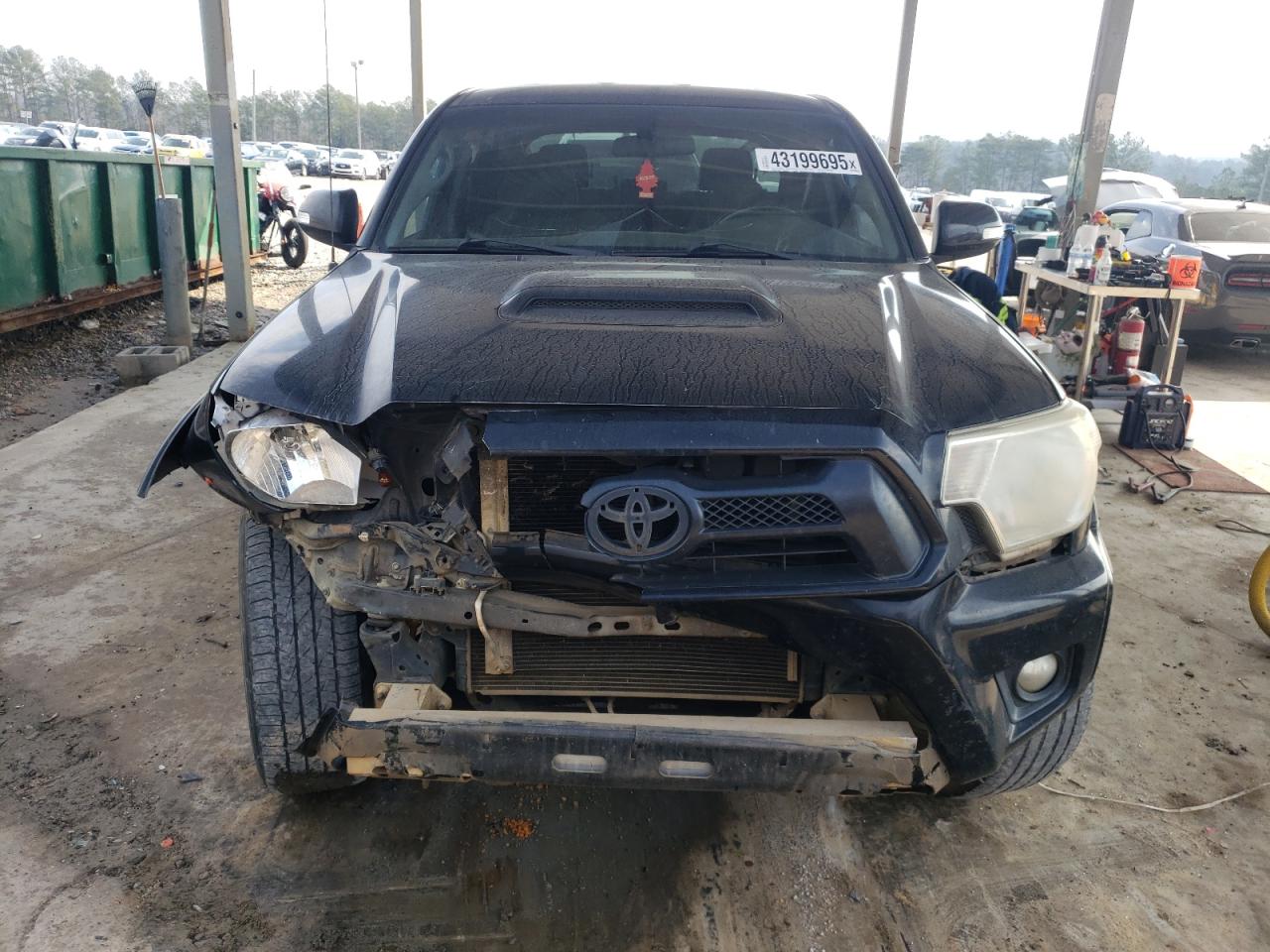 2015 Toyota Tacoma - Image 5