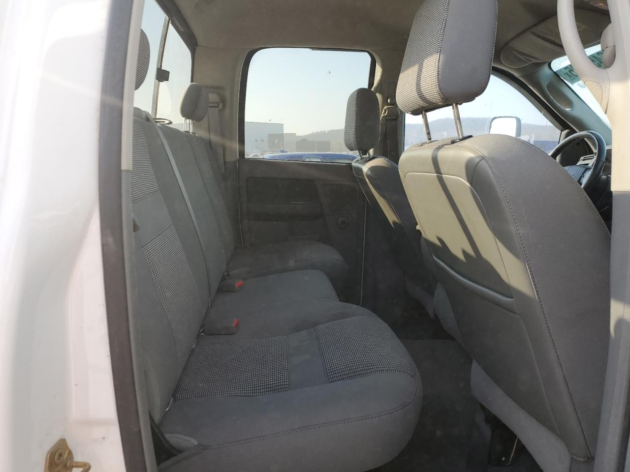 2006 Dodge RAM - Image 10