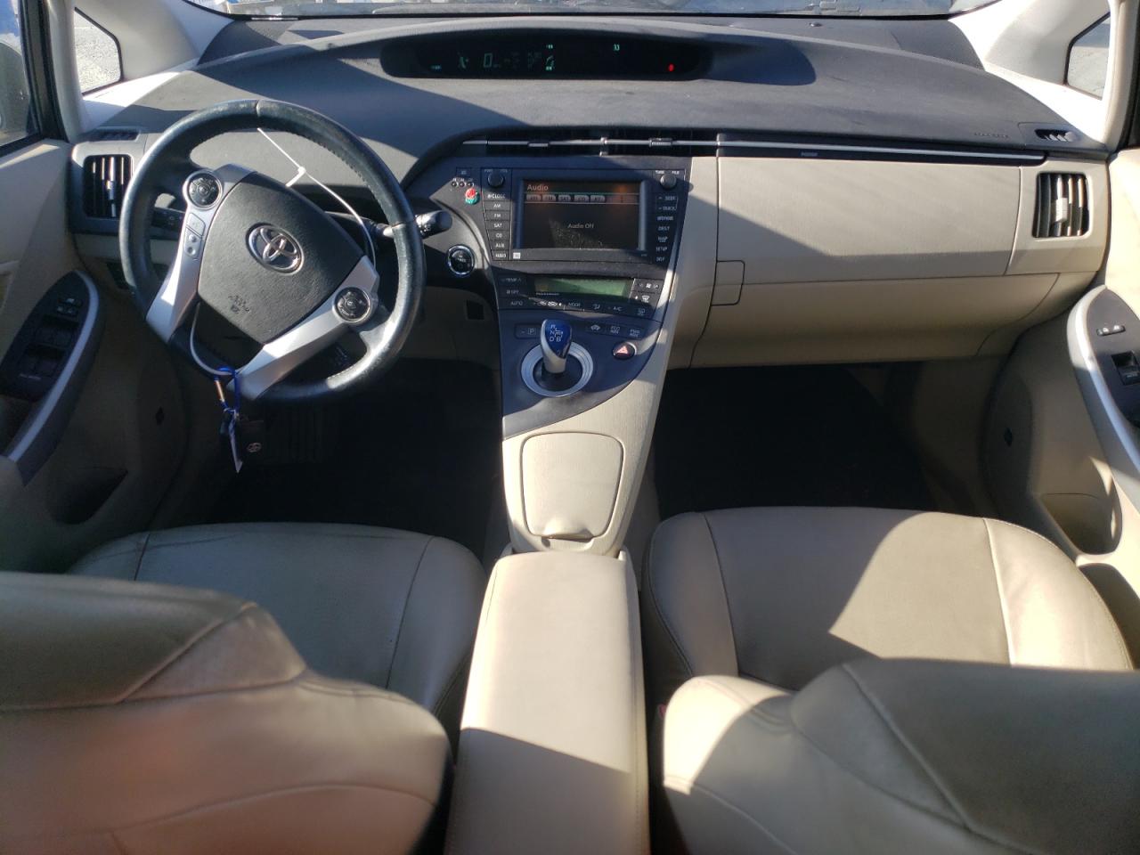 2011 Toyota Prius - Image 8