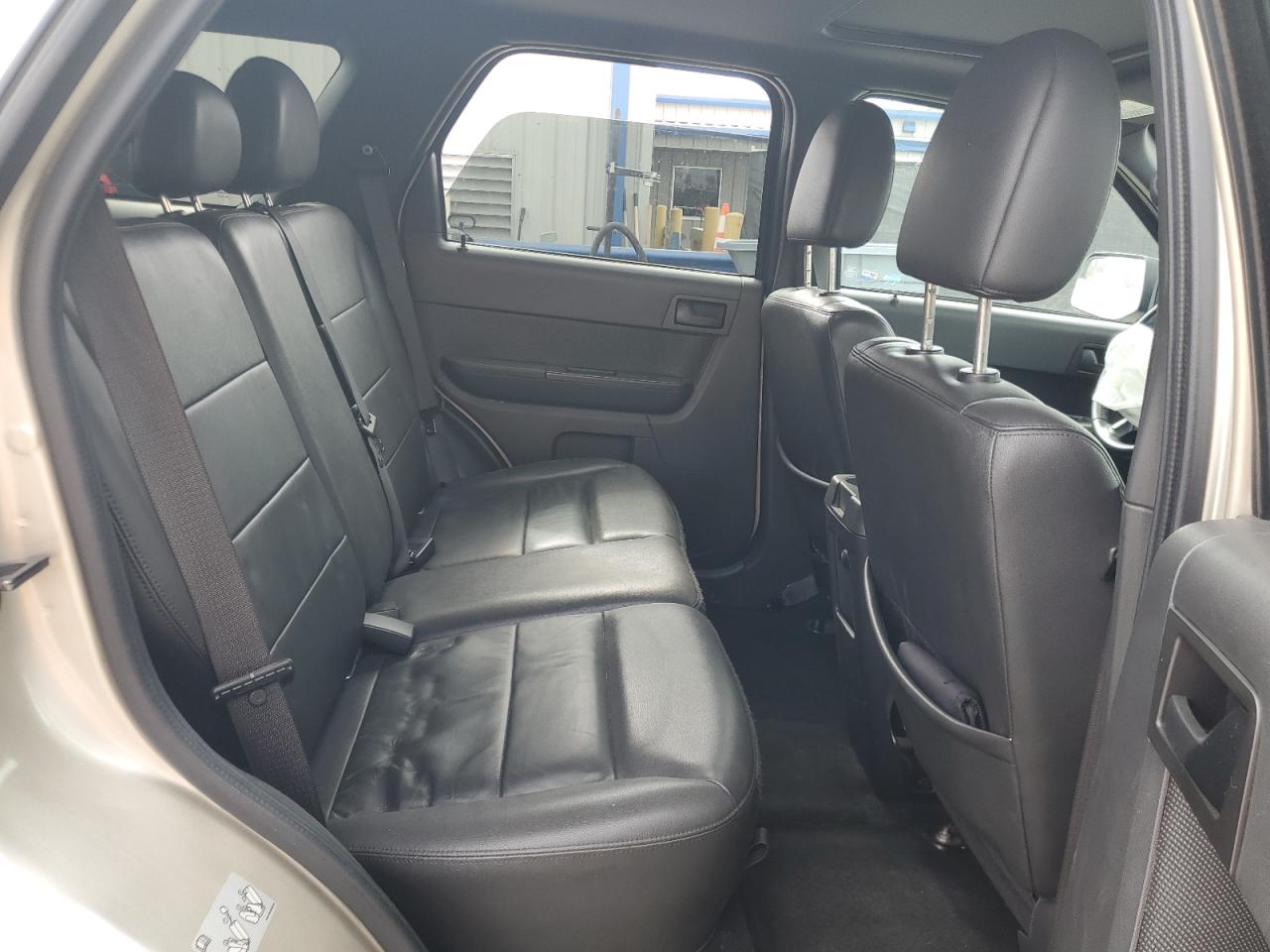 2010 Ford Escape - Image 11