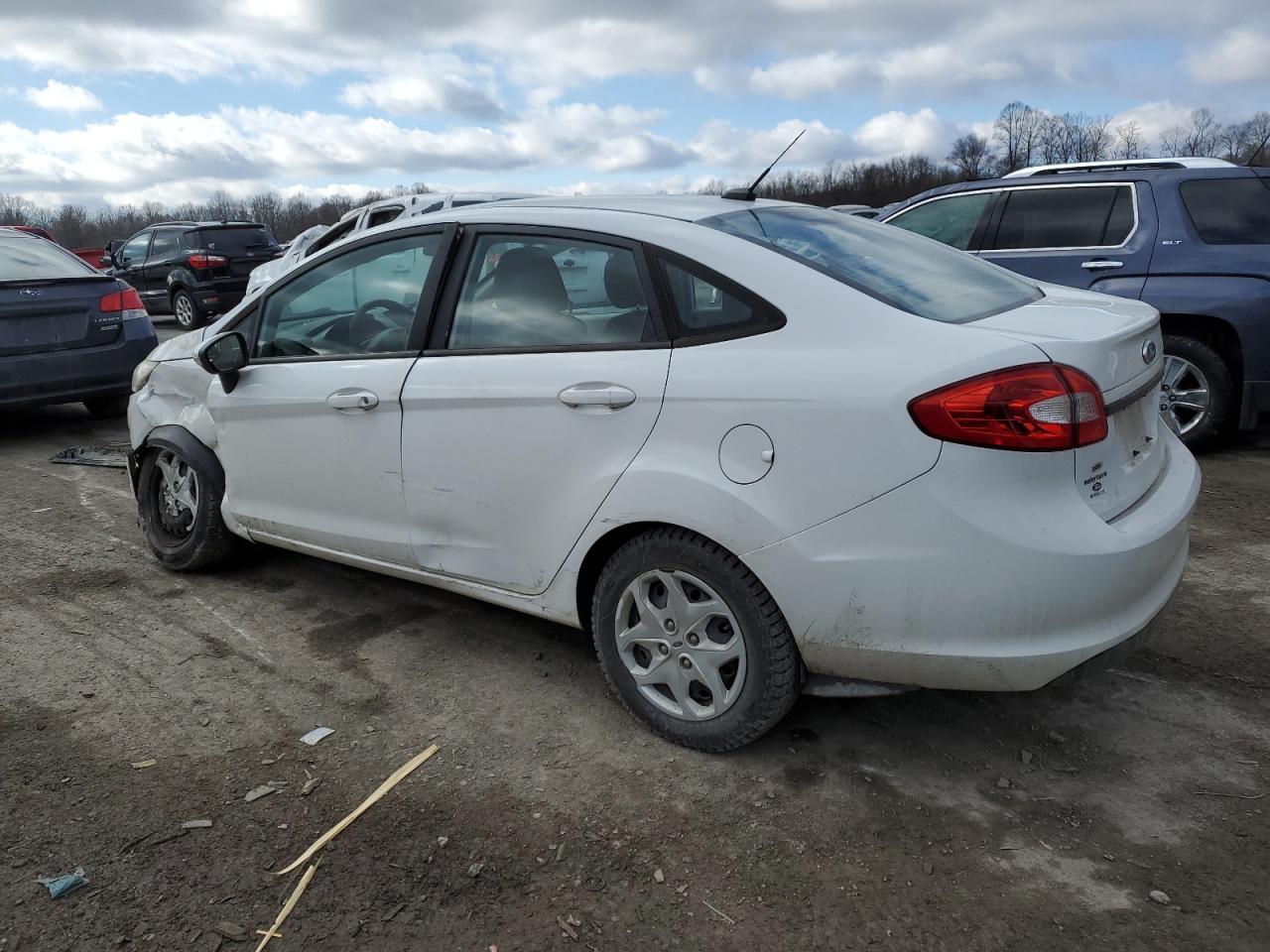 2013 Ford Fiesta - Image 2