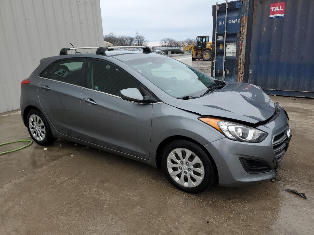 2016 Hyundai Elantra - Image 4