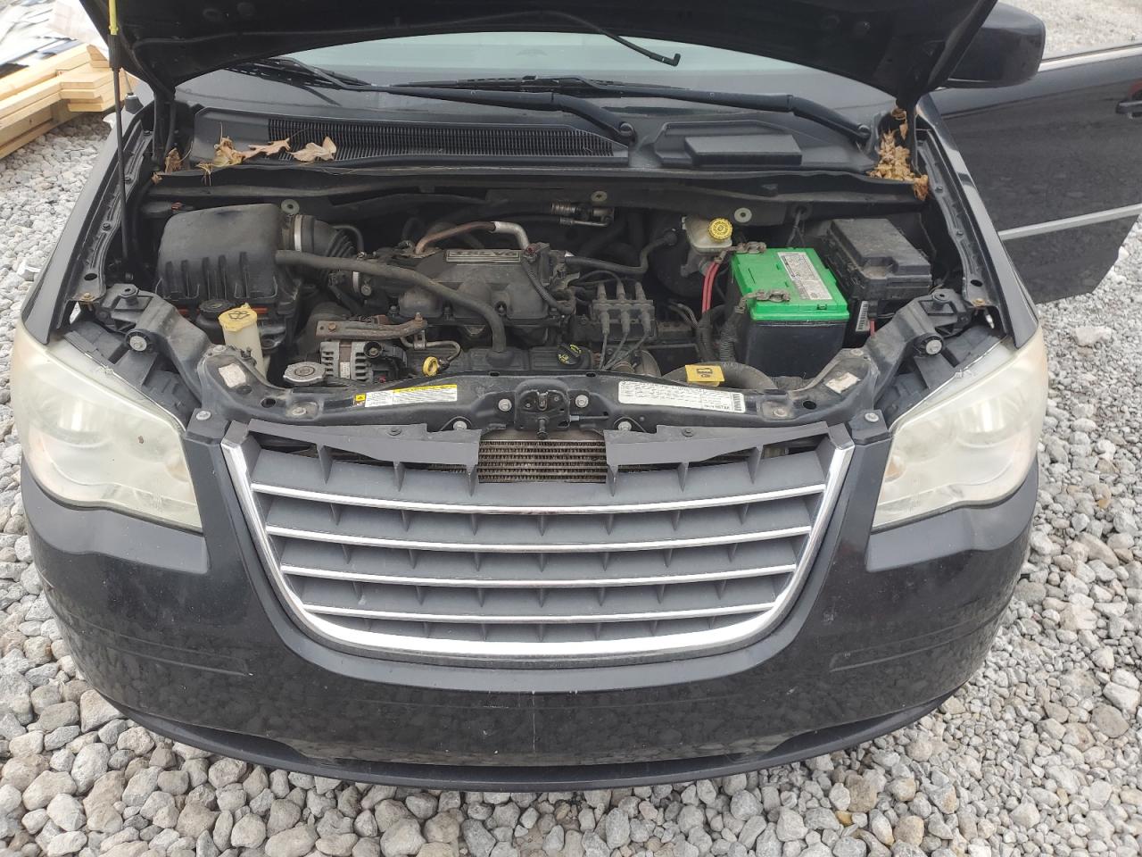 2009 Chrysler Town & Country - Image 13